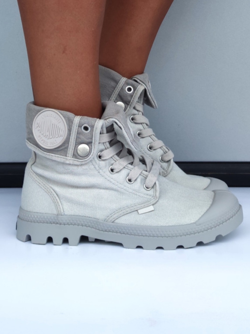 Like New in Box Palladium BAGGY boots, titanium/high rise, size 8.5 (men)